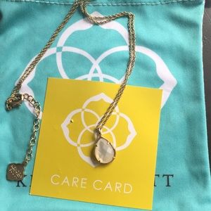 Kendra Scott teardrop neacklace